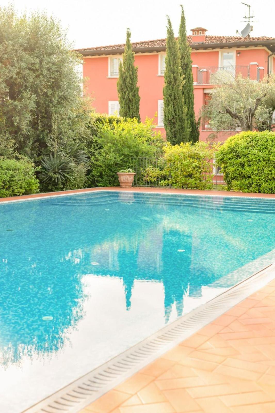 In Versilia Seravezza Luaran gambar