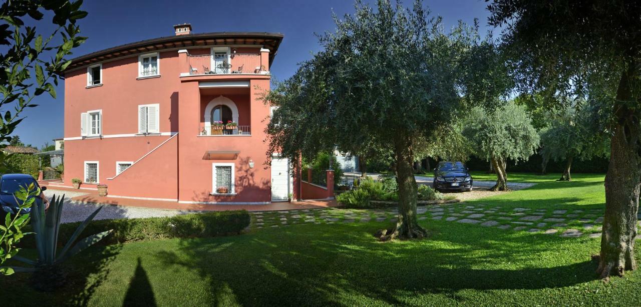 In Versilia Seravezza Luaran gambar